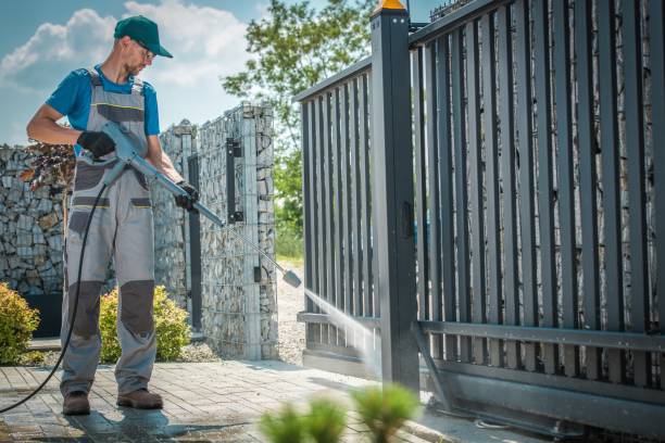Best Animal Enclosure Cleaning  in Newport, RI