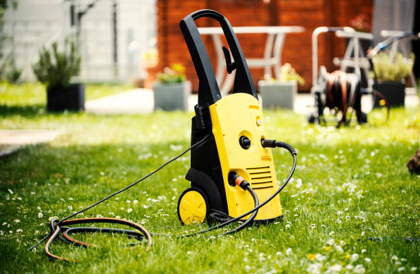 Best Pool Deck Cleaning  in Newport, RI